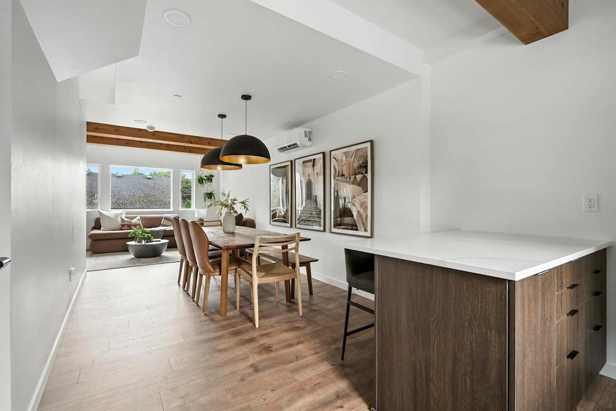 Luxury 2BR • Walkable • Best Location • Fast WiFi in Northeast Portland - main photo
