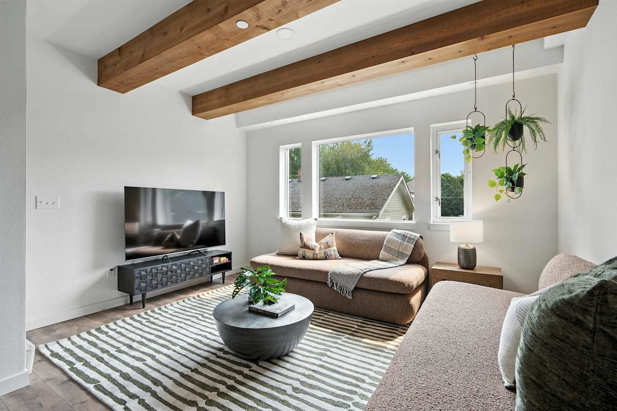The Adelynn 5BR - Sleek - Spacious - Walkable in Northeast Portland - main photo