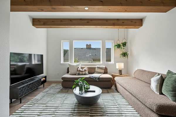 Kerns 6BR Gem - New Build, Spanish Flair in Northeast Portland - photo 1