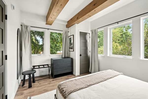 Spanish Revival Escape - Brand New 6BR in Heart of Kerns in Northeast Portland - photo 2