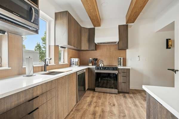 New Spanish-Style Townhome in Kerns | Walk to Bars & Cafes in Northeast Portland - photo 4