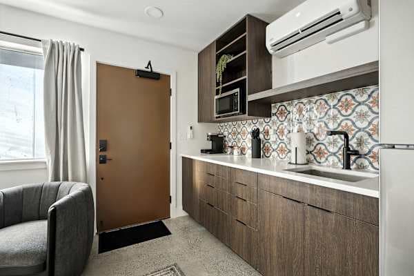 Kerns Studio - Near Coffee, Dining & Transit in Northeast Portland - photo 4