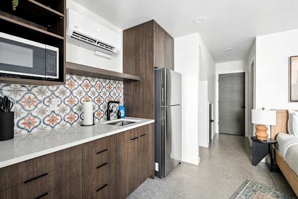 Kerns Studio Near Coffee, Dining & Transit