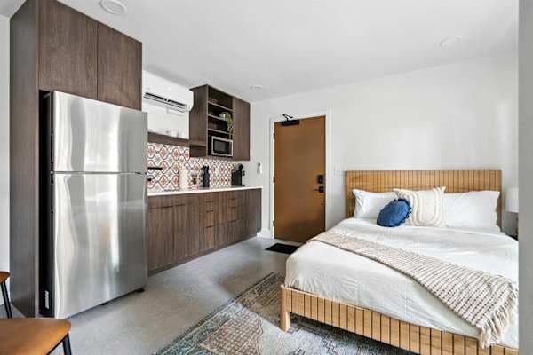 Spanish-Style Studio | Private Entry | Foodie Row in Northeast Portland - photo 4