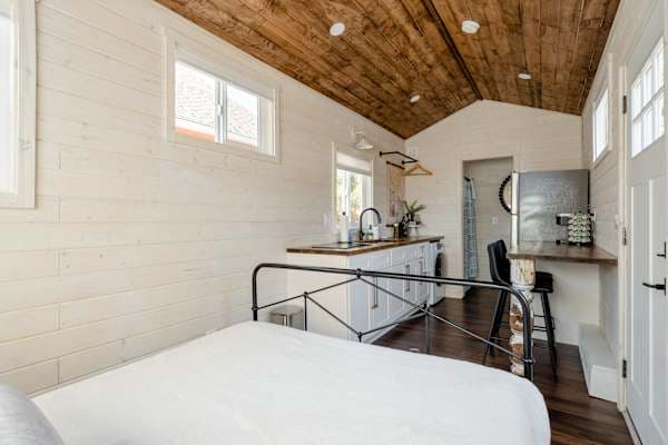 The Tiny Farmhouse on Alberta in Alberta Arts District - photo 4