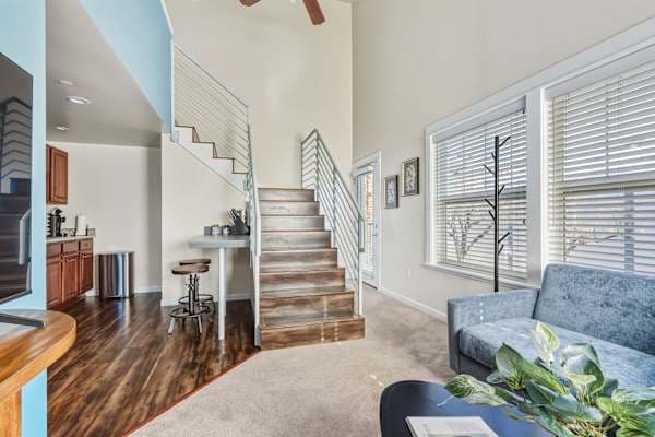 Sun-Drenched Slabtown Loft Studio in Pearl District - photo 3