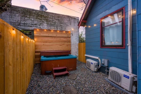 Hot tub | 3BR Home + Mother-in-Law Suite | Sleeps 8 in Northeast Portland - photo 1