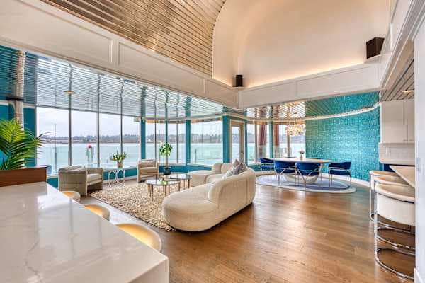 Aqua Star – Iconic Floating Home on the Columbia in Portland - photo 3
