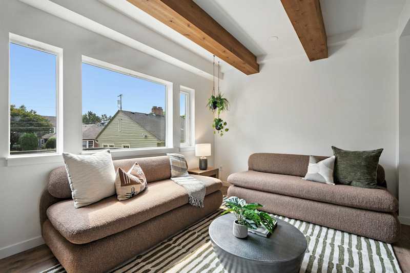 Kerns 6BR - New Spanish Style Group Stay