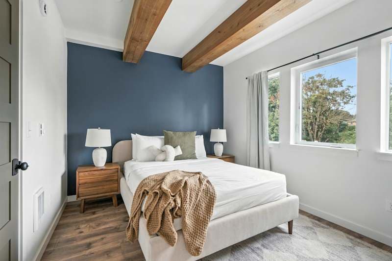 Kerns 6BR - New Spanish Style Group Stay