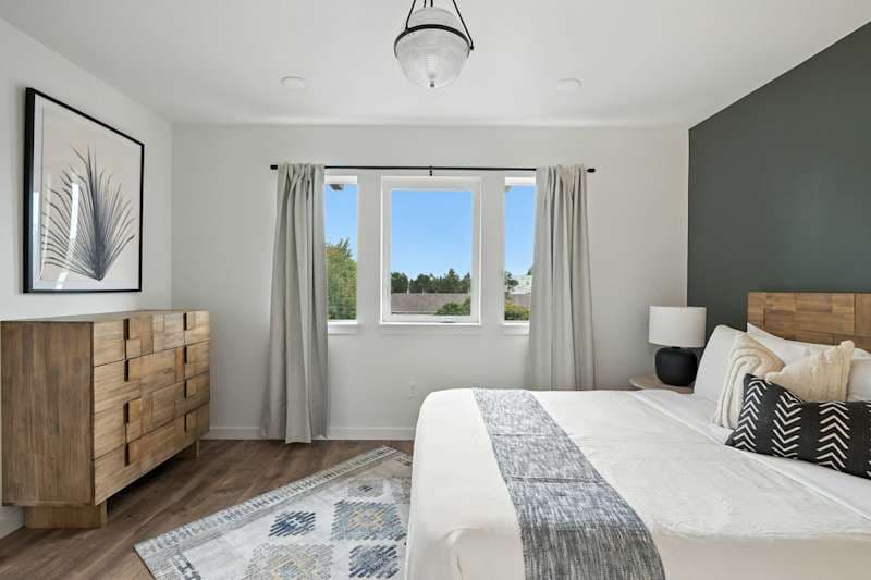 Spacious 6BR - New Spanish Home in Best Kerns Spot