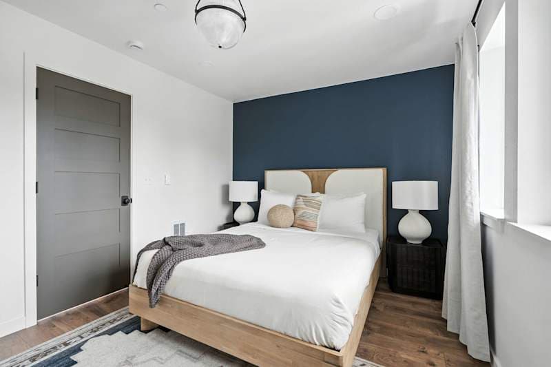 5BR at The Adelynn - Luxury Build - Walk to All