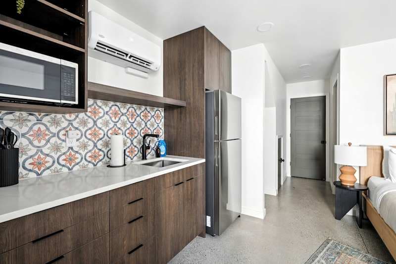 Kerns Studio Near Coffee, Dining & Transit