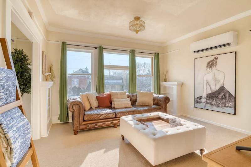 Dream Two-Bedroom in Laurelhurst - 97 WalkScore
