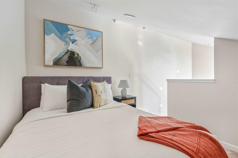 Sun-Drenched Slabtown Loft Studio