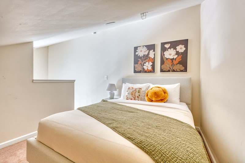 Elegant NW Portland Suites - Central Walkable Stay