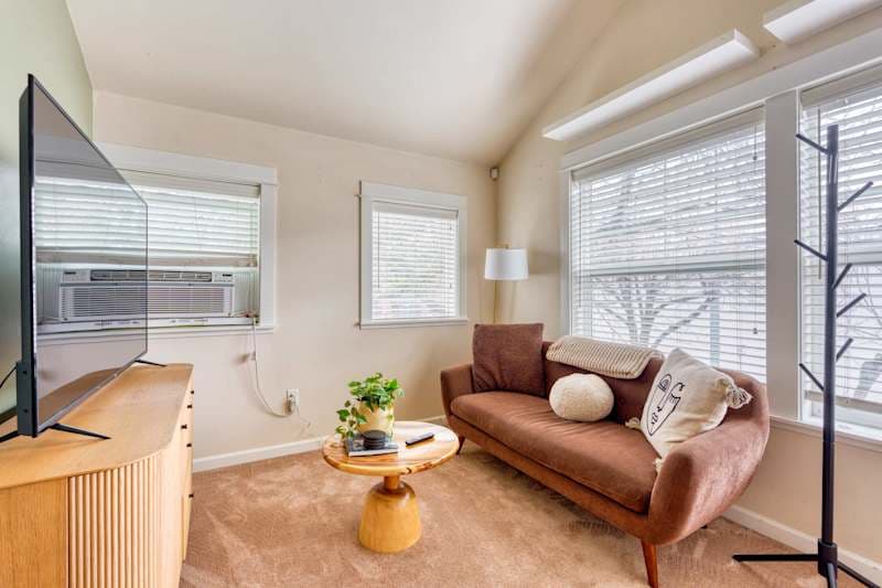 Elegant NW Portland Suites - Central Walkable Stay
